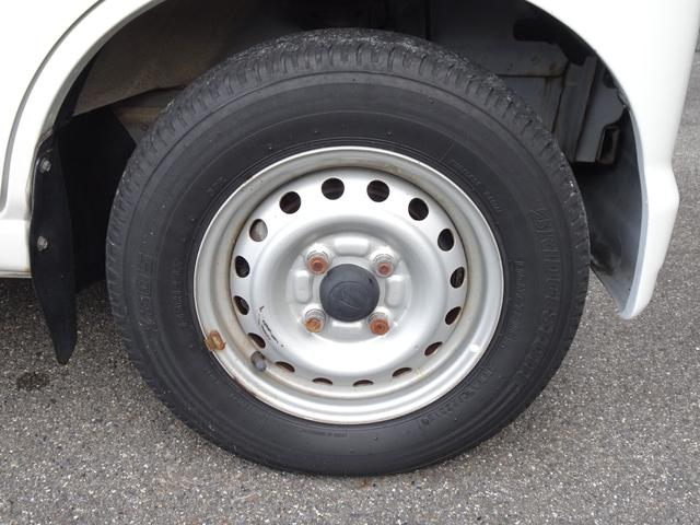 ハイゼットカーゴ DX ラジオデッキ キーレスエントリー ドアバイザー マニュアルエアコン パワーステアリング ヘッドライトレベライザー 4人乗り 12V電源ソケット(18枚目)