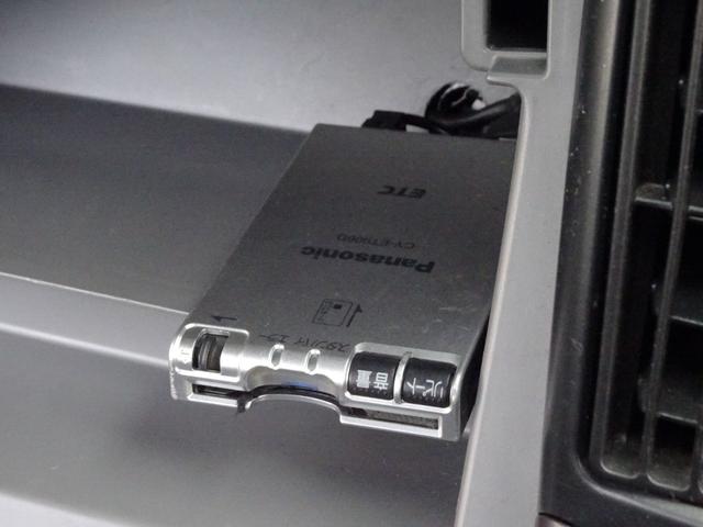 ソニカ ＲＳ　ターボ　ナビ　ＥＴＣ　Ｂｌｕｅｔｏｏｔｈ　ＣＤ／ＤＶＤ再生　ＨＩＤヘッドライト　オートエアコン　アームレストコンソールボックス　１５インチ純正アルミホイール　スマートキー　スペアキー有り（3枚目）