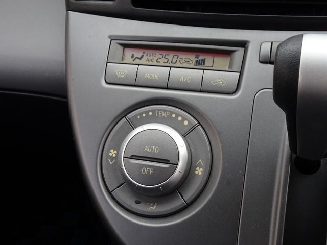 ソニカ ＲＳ　ターボ　ナビ　ＥＴＣ　Ｂｌｕｅｔｏｏｔｈ　ＣＤ／ＤＶＤ再生　ＨＩＤヘッドライト　オートエアコン　アームレストコンソールボックス　１５インチ純正アルミホイール　スマートキー　スペアキー有り（13枚目）