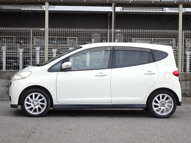 ソニカ ＲＳ　ターボ　ナビ　ＥＴＣ　Ｂｌｕｅｔｏｏｔｈ　ＣＤ／ＤＶＤ再生　ＨＩＤヘッドライト　オートエアコン　アームレストコンソールボックス　１５インチ純正アルミホイール　スマートキー　スペアキー有り（23枚目）