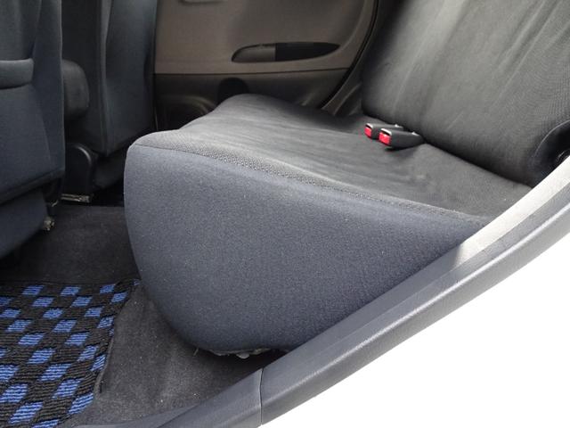 ソニカ ＲＳ　ターボ　ナビ　ＥＴＣ　Ｂｌｕｅｔｏｏｔｈ　ＣＤ／ＤＶＤ再生　ＨＩＤヘッドライト　オートエアコン　アームレストコンソールボックス　１５インチ純正アルミホイール　スマートキー　スペアキー有り（31枚目）