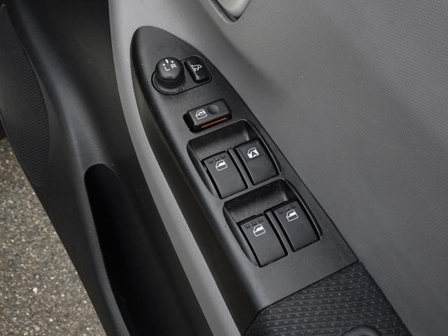 ソニカ ＲＳ　ターボ　ナビ　ＥＴＣ　Ｂｌｕｅｔｏｏｔｈ　ＣＤ／ＤＶＤ再生　ＨＩＤヘッドライト　オートエアコン　アームレストコンソールボックス　１５インチ純正アルミホイール　スマートキー　スペアキー有り（41枚目）