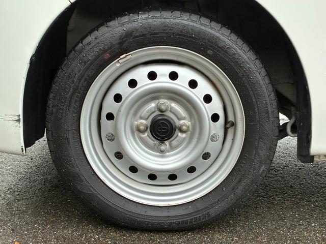 �y�Z���^�[�z�C�[���L���b�v�z�Ԃɗǂ������������Z���^�[�z�C�[���L���b�v����������Ă��܂��B�e��ЊO�A���~�z�C�[����A�X�^�b�h���X�^�C�����戵�����Ă���܂��B���񂲑��k���������B