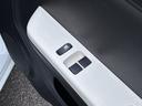 【パワーウインドウ】当然パワーウインドウ付いております。窓の開閉はボタン一つで楽々！必須装備ですね♪