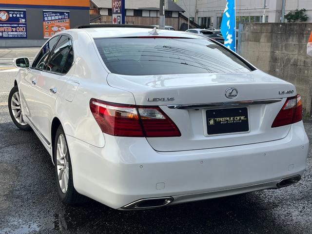 ＬＳ ＬＳ４６０　バージョンＣ　Ｉパッケージ　サンルーフ、マークレビンソンサウンドシステム、クリアランスソナー、パワートランク、ステアリングヒーター、アルカンターラルーフライナー、黒革シート、冷温シート、Ｂｌｕｅｔｏｏｔｈオーディオ、フルセグ（5枚目）