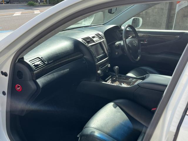 ＬＳ ＬＳ４６０　バージョンＣ　Ｉパッケージ　サンルーフ、マークレビンソンサウンドシステム、クリアランスソナー、パワートランク、ステアリングヒーター、アルカンターラルーフライナー、黒革シート、冷温シート、Ｂｌｕｅｔｏｏｔｈオーディオ、フルセグ（35枚目）