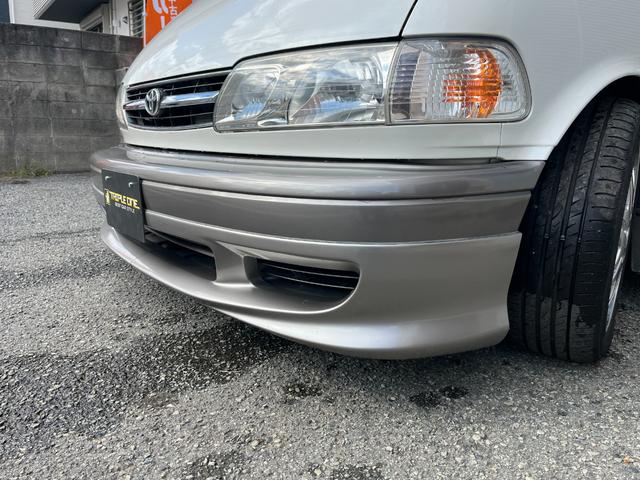 エスティマ Ｇ　７人乗り　ツインムーンルーフ　社外ナビ　フルセグ　バックカメラ　ＵＳＢ接続音楽再生　ＥＴＣ　純正キーレス　社外エアロ（Ｆ　Ｓ　Ｒ）　社外フジツボマフラー　社外１７インチＡＷ　社外ローダウン足回り（11枚目）