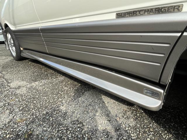 エスティマ Ｇ　７人乗り　ツインムーンルーフ　社外ナビ　フルセグ　バックカメラ　ＵＳＢ接続音楽再生　ＥＴＣ　純正キーレス　社外エアロ（Ｆ　Ｓ　Ｒ）　社外フジツボマフラー　社外１７インチＡＷ　社外ローダウン足回り（14枚目）