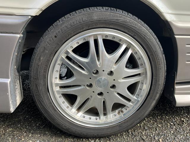 エスティマ Ｇ　７人乗り　ツインムーンルーフ　社外ナビ　フルセグ　バックカメラ　ＵＳＢ接続音楽再生　ＥＴＣ　純正キーレス　社外エアロ（Ｆ　Ｓ　Ｒ）　社外フジツボマフラー　社外１７インチＡＷ　社外ローダウン足回り（19枚目）