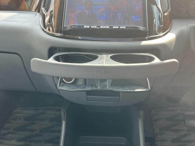 エスティマ Ｇ　７人乗り　ツインムーンルーフ　社外ナビ　フルセグ　バックカメラ　ＵＳＢ接続音楽再生　ＥＴＣ　純正キーレス　社外エアロ（Ｆ　Ｓ　Ｒ）　社外フジツボマフラー　社外１７インチＡＷ　社外ローダウン足回り（52枚目）