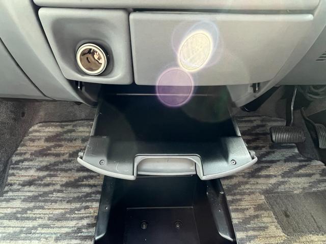 エスティマ Ｇ　７人乗り　ツインムーンルーフ　社外ナビ　フルセグ　バックカメラ　ＵＳＢ接続音楽再生　ＥＴＣ　純正キーレス　社外エアロ（Ｆ　Ｓ　Ｒ）　社外フジツボマフラー　社外１７インチＡＷ　社外ローダウン足回り（53枚目）