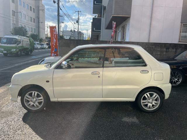 オプティ ビークスＳ　ワンオーナー　禁煙車　５ＭＴ　ターボ　後期最終型　Ｈ１７年からＲ５年車検整備記録簿あり　純正キーレスリモコン　ブルーリフレクターヘッドランプ　メッキアウターハンドル　純正１４インチアルミ（4枚目）