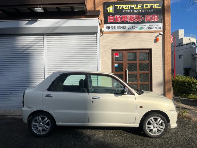 オプティ ビークスＳ　ワンオーナー　禁煙車　５ＭＴ　ターボ　後期最終型　Ｈ１７年からＲ５年車検整備記録簿あり　純正キーレスリモコン　ブルーリフレクターヘッドランプ　メッキアウターハンドル　純正１４インチアルミ（8枚目）