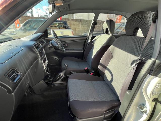 オプティ ビークスＳ　ワンオーナー　禁煙車　５ＭＴ　ターボ　後期最終型　Ｈ１７年からＲ５年車検整備記録簿あり　純正キーレスリモコン　ブルーリフレクターヘッドランプ　メッキアウターハンドル　純正１４インチアルミ（22枚目）