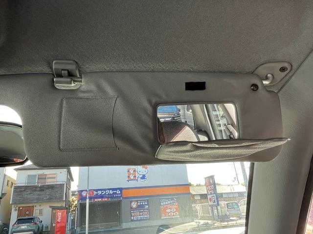 オプティ ビークスＳ　ワンオーナー　禁煙車　５ＭＴ　ターボ　後期最終型　Ｈ１７年からＲ５年車検整備記録簿あり　純正キーレスリモコン　ブルーリフレクターヘッドランプ　メッキアウターハンドル　純正１４インチアルミ（30枚目）