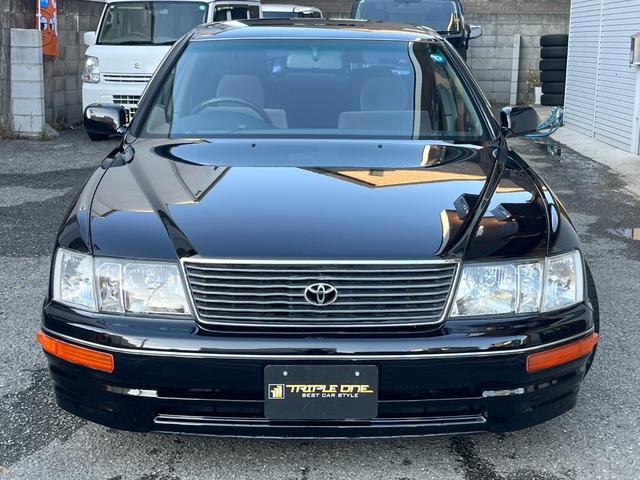 セルシオ Ａ仕様　２０２ブラック　バネサス車両（ＲＳＲダウンサス）　マルチレス　レオンハルト１９インチアルミ　純正キーレス　モケットシート　パワーシート　オートライト（2枚目）