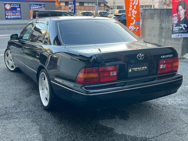 セルシオ Ａ仕様　２０２ブラック　バネサス車両（ＲＳＲダウンサス）　マルチレス　レオンハルト１９インチアルミ　純正キーレス　モケットシート　パワーシート　オートライト（5枚目）