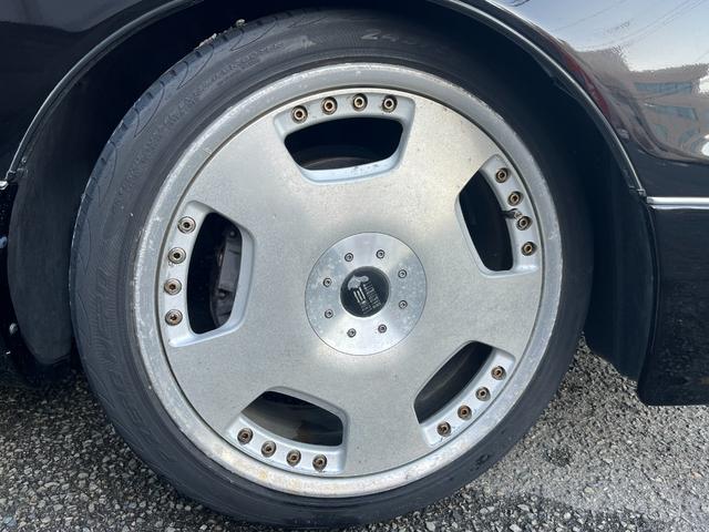 セルシオ Ａ仕様　２０２ブラック　バネサス車両（ＲＳＲダウンサス）　マルチレス　レオンハルト１９インチアルミ　純正キーレス　モケットシート　パワーシート　オートライト（11枚目）