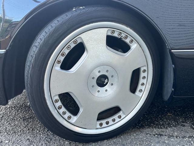 セルシオ Ａ仕様　２０２ブラック　バネサス車両（ＲＳＲダウンサス）　マルチレス　レオンハルト１９インチアルミ　純正キーレス　モケットシート　パワーシート　オートライト（14枚目）