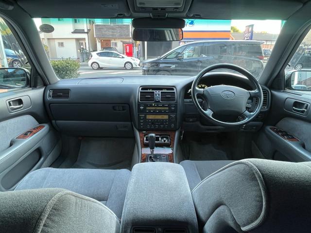 セルシオ Ａ仕様　２０２ブラック　バネサス車両（ＲＳＲダウンサス）　マルチレス　レオンハルト１９インチアルミ　純正キーレス　モケットシート　パワーシート　オートライト（15枚目）