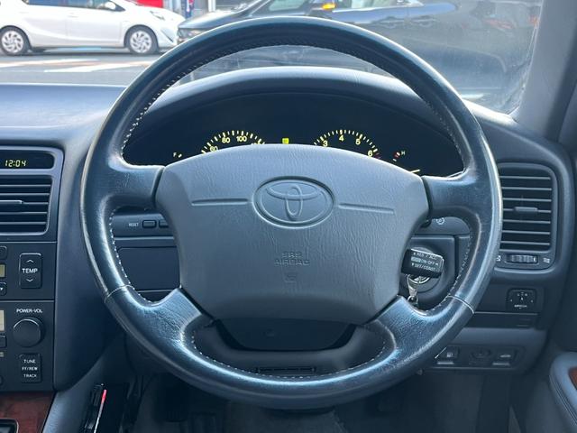 セルシオ Ａ仕様　２０２ブラック　バネサス車両（ＲＳＲダウンサス）　マルチレス　レオンハルト１９インチアルミ　純正キーレス　モケットシート　パワーシート　オートライト（16枚目）