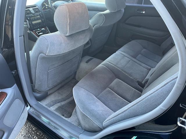 セルシオ Ａ仕様　２０２ブラック　バネサス車両（ＲＳＲダウンサス）　マルチレス　レオンハルト１９インチアルミ　純正キーレス　モケットシート　パワーシート　オートライト（25枚目）