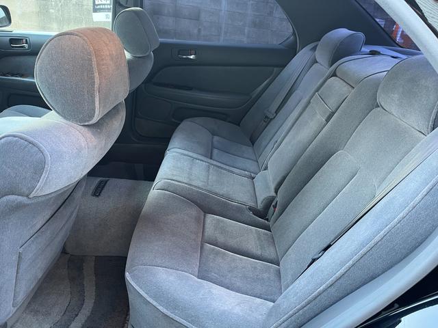 セルシオ Ａ仕様　２０２ブラック　バネサス車両（ＲＳＲダウンサス）　マルチレス　レオンハルト１９インチアルミ　純正キーレス　モケットシート　パワーシート　オートライト（26枚目）