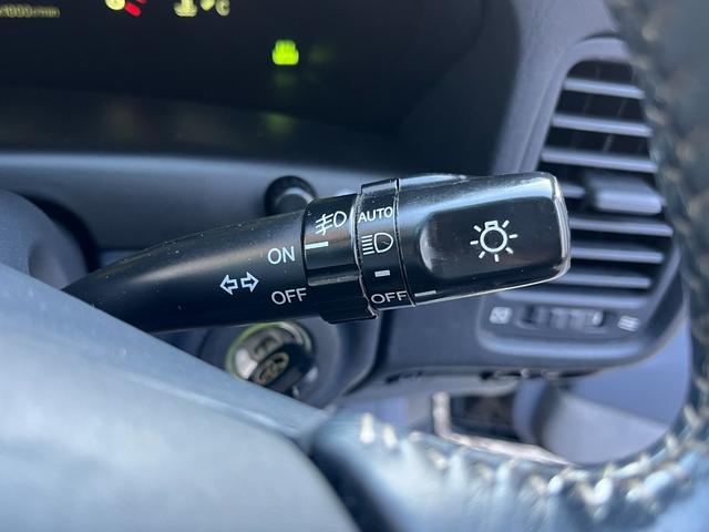 セルシオ Ａ仕様　２０２ブラック　バネサス車両（ＲＳＲダウンサス）　マルチレス　レオンハルト１９インチアルミ　純正キーレス　モケットシート　パワーシート　オートライト（29枚目）