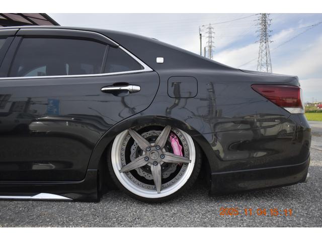 クラウン アスリートＧ－Ｔ　革　ＳＲ　マルチ　走行４９０００キロ　車検受け渡し　イデアルエアサス＆ブレーキシステムＦ８ポットＲ６ポット　レオンハルト２０インチアルミ　Ｆリップ社外　サイドモデリスタ　Ｒモデリスタ　ヘッドライト加工（15枚目）
