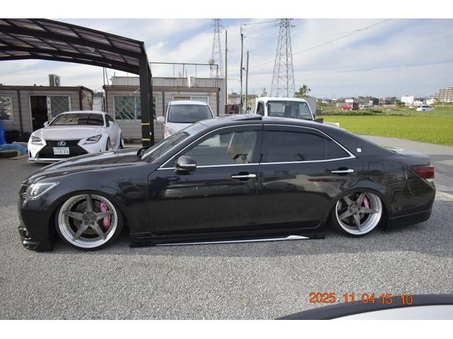 クラウン アスリートＧ－Ｔ　革　ＳＲ　マルチ　走行４９０００キロ　車検受け渡し　イデアルエアサス＆ブレーキシステムＦ８ポットＲ６ポット　レオンハルト２０インチアルミ　Ｆリップ社外　サイドモデリスタ　Ｒモデリスタ　ヘッドライト加工（25枚目）