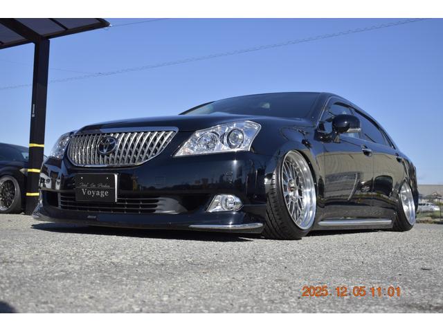 クラウンマジェスタ Gタイプ 革 マルチ プレミアムサンド モデリスタエアロ WORKジスタンス19AW 社外アーム ROAMAIRエアサス(2枚目)