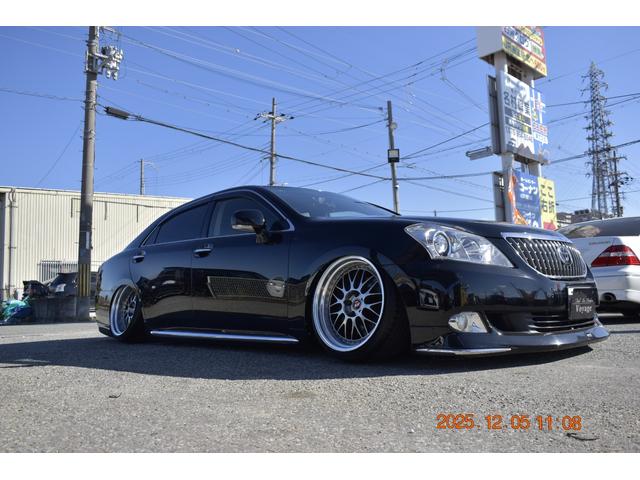 クラウンマジェスタ Gタイプ 革 マルチ プレミアムサンド モデリスタエアロ WORKジスタンス19AW 社外アーム ROAMAIRエアサス(8枚目)