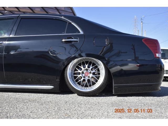 クラウンマジェスタ Gタイプ 革 マルチ プレミアムサンド モデリスタエアロ WORKジスタンス19AW 社外アーム ROAMAIRエアサス(11枚目)