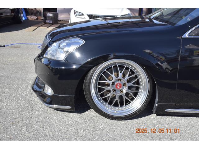 クラウンマジェスタ Gタイプ 革 マルチ プレミアムサンド モデリスタエアロ WORKジスタンス19AW 社外アーム ROAMAIRエアサス(17枚目)