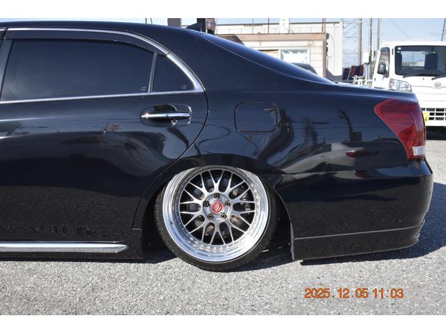 クラウンマジェスタ Gタイプ 革 マルチ プレミアムサンド モデリスタエアロ WORKジスタンス19AW 社外アーム ROAMAIRエアサス(27枚目)