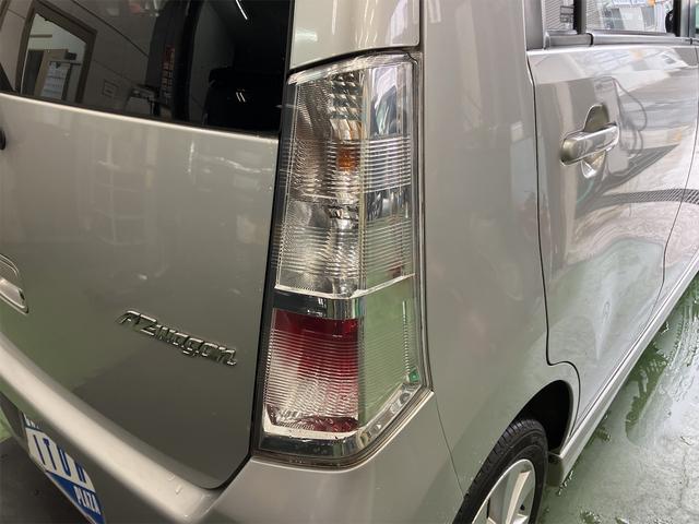 ＸＳ　ナビ　ＴＶ　ＨＩＤ　スマートキー　電動格納ミラー　ベンチシート　ＣＶＴ　盗難防止システム　ＡＢＳ　ＣＤ　ＤＶＤ再生　ＵＳＢ　Ｂｌｕｅｔｏｏｔｈ　アルミホイール　衝突安全ボディ　エアコン(29枚目)