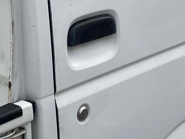 キャリイトラック 　軽トラック　ＭＴ　ＥＴＣ　ナビ　ＴＶ　エアコン　パワーステアリング　運転席エアバッグ　Ｂｌｕｅｔｏｏｔｈ（14枚目）