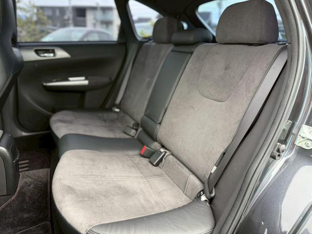 インプレッサ ＷＲＸ　ＳＴｉ　ＷＲＸ　ＳＴｉ（５名）６速ＭＴ／禁煙車／スロットルコントローラー／地デジナビ／Ｂｌｕｅｔｏｏｔｈ／ＥＴＣ／バックモニター／プッシュスタート／スマートキー／レーダー探知機／ドライブレコーダー純正アルミ（27枚目）