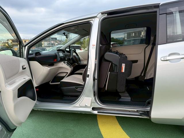 シエンタ Ｘ　禁煙車／純正ナビ／両側スライドドア／テレビ／Ｂｌｕｅｔｏｏｔｈ／フルフラットシート／電動格納ミラー／（12枚目）