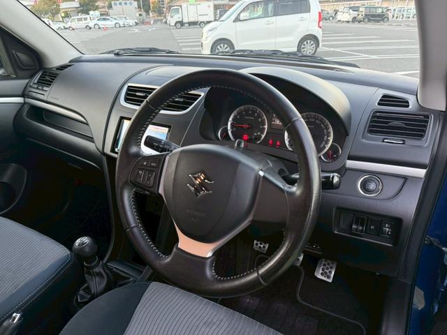 スイフト ＲＳ　５ＭＴ／柿本マフラー／純正ナビ／バックカメラ／フルセグＴＶ／Ｂｌｕｅｔｏｏｔｈ／社外アルミ／プッシュスタート／スマートキー／ステアリングリモコン／ドラレコ（32枚目）