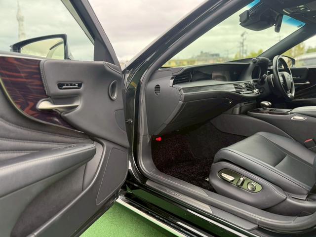 ＬＳ ＬＳ５００ｈ　Ｉパッケージ　禁煙車／サンルーフ／黒本革シート／ＢＳＭ／ＨＵＤ／シートヒーター／シートエアコン／純正ナビ／全方位カメラ／純正１９インチＡＷ／パワーシート／パワーバックドア／アダプティブクルーズコントロール／ＥＴＣ（38枚目）