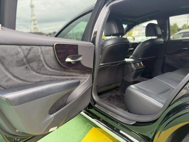 ＬＳ ＬＳ５００ｈ　Ｉパッケージ　禁煙車／サンルーフ／黒本革シート／ＢＳＭ／ＨＵＤ／シートヒーター／シートエアコン／純正ナビ／全方位カメラ／純正１９インチＡＷ／パワーシート／パワーバックドア／アダプティブクルーズコントロール／ＥＴＣ（45枚目）