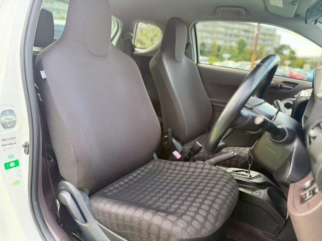 ｉＱ １００Ｇ　禁煙車／プッシュスタート／スマートキー／地デジナビ／ＥＴＣ／横滑り防止／電動格納ミラー／（6枚目）