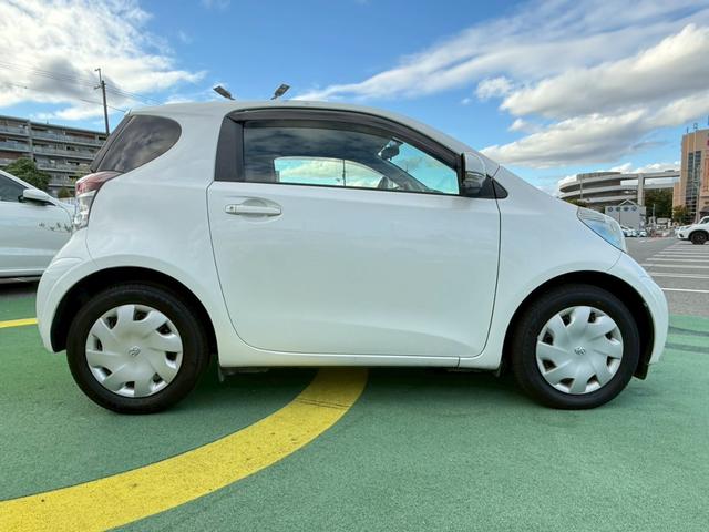ｉＱ １００Ｇ　禁煙車／プッシュスタート／スマートキー／地デジナビ／ＥＴＣ／横滑り防止／電動格納ミラー／（13枚目）
