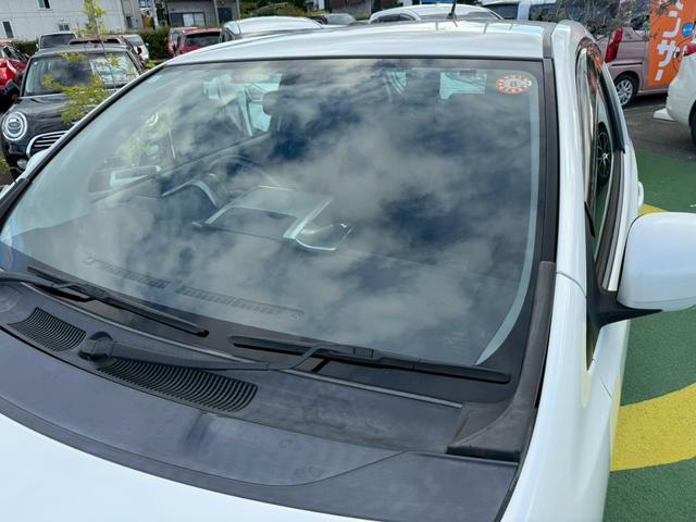 ｉＱ １００Ｇ　禁煙車／プッシュスタート／スマートキー／地デジナビ／ＥＴＣ／横滑り防止／電動格納ミラー／（19枚目）