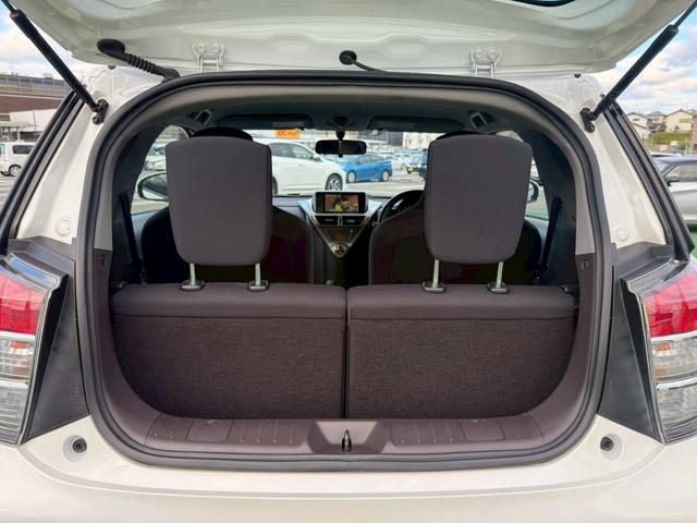 ｉＱ １００Ｇ　禁煙車／プッシュスタート／スマートキー／地デジナビ／ＥＴＣ／横滑り防止／電動格納ミラー／（25枚目）