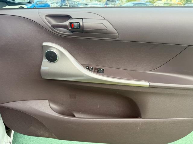 ｉＱ １００Ｇ　禁煙車／プッシュスタート／スマートキー／地デジナビ／ＥＴＣ／横滑り防止／電動格納ミラー／（30枚目）
