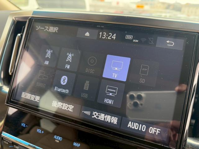アルファード ２．５Ｇ　サンルーフ／純正革シート／純正ナビ／ＢＳＭ／ＡＣＣ／純正アルミホ／デジタルインナーミラー／シートヒーター・クーラー／フリップダウンモニター／両側パワースライドドア／三眼ＬＥＤ／パワーシート／（39枚目）