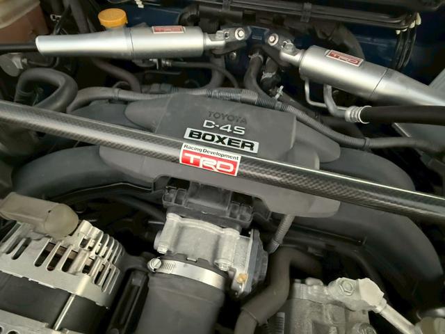 BRZ R 6MT/ワンオーナー/禁煙車/ENEEPETAL車高調/純正ナビ/TRDパフォーマンスダンパー/TRDタワーバー/バックカメラ/フルセグTV/ETC/Bluetooth/キーレス/純正アルミホイール/(8枚目)