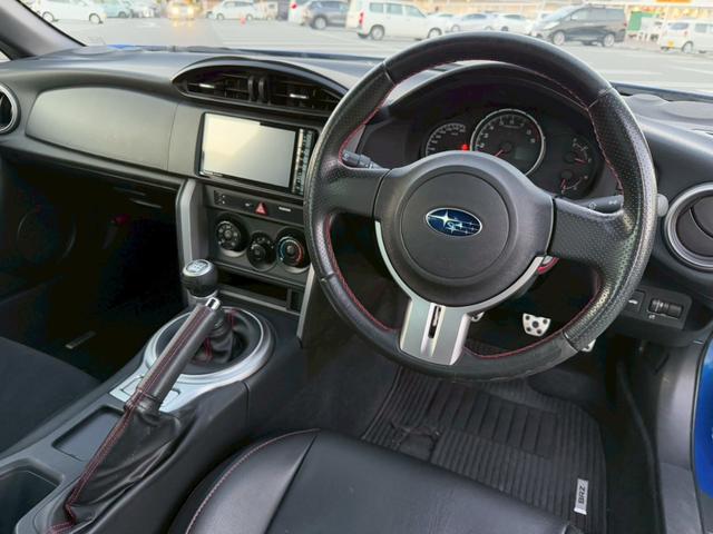 BRZ R 6MT/ワンオーナー/禁煙車/ENEEPETAL車高調/純正ナビ/TRDパフォーマンスダンパー/TRDタワーバー/バックカメラ/フルセグTV/ETC/Bluetooth/キーレス/純正アルミホイール/(17枚目)